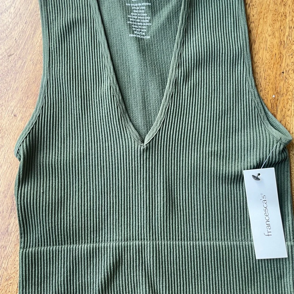 Francesca’s miami Olive Ribbed V-Neck Tank - Picture 4 of 4